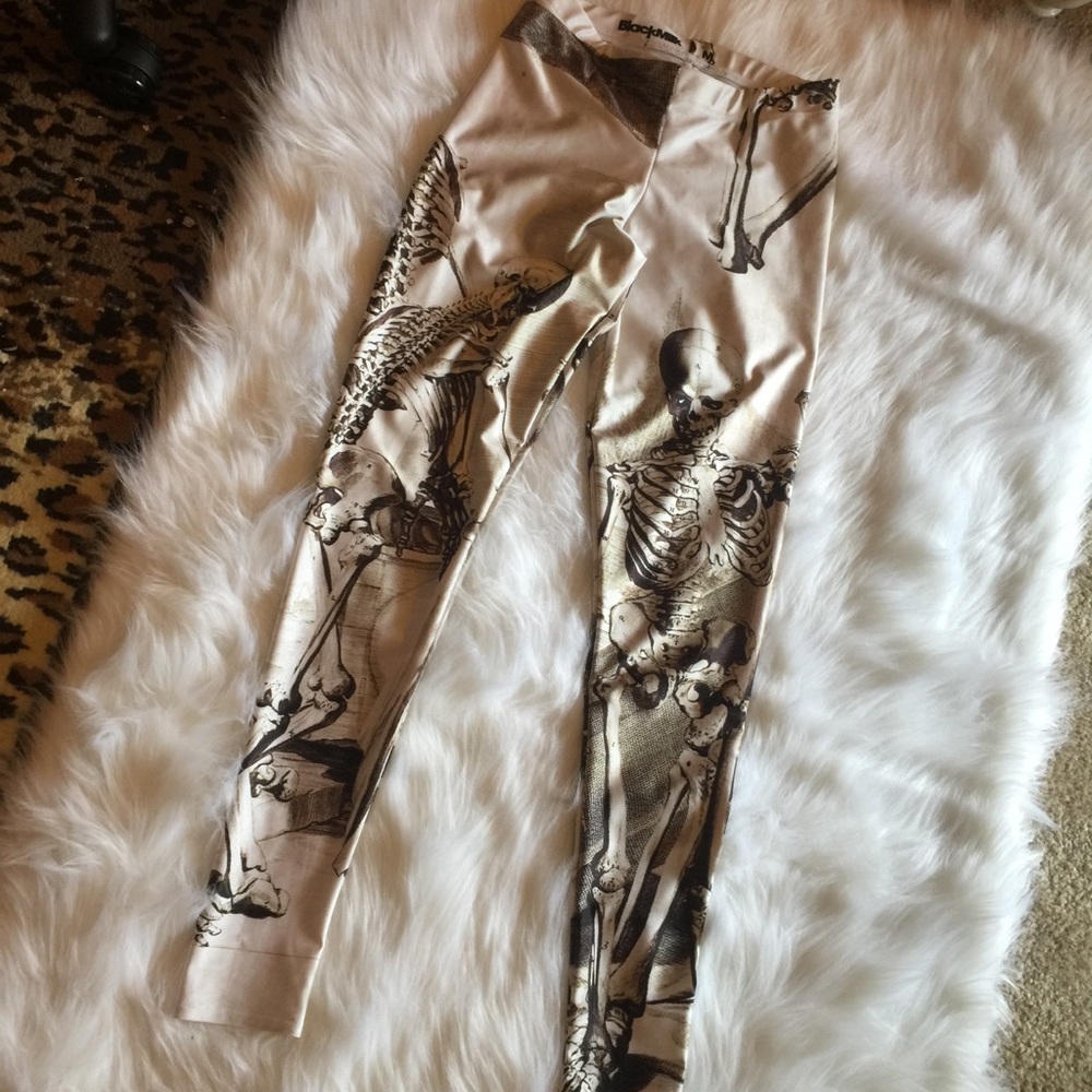Original White Resurrection Leggings 🙌🏼